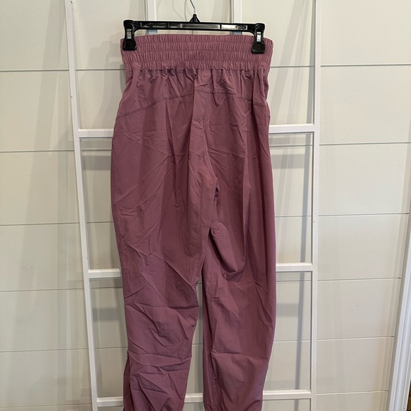 Halara purple joggers size small - Picture 5 of 7
